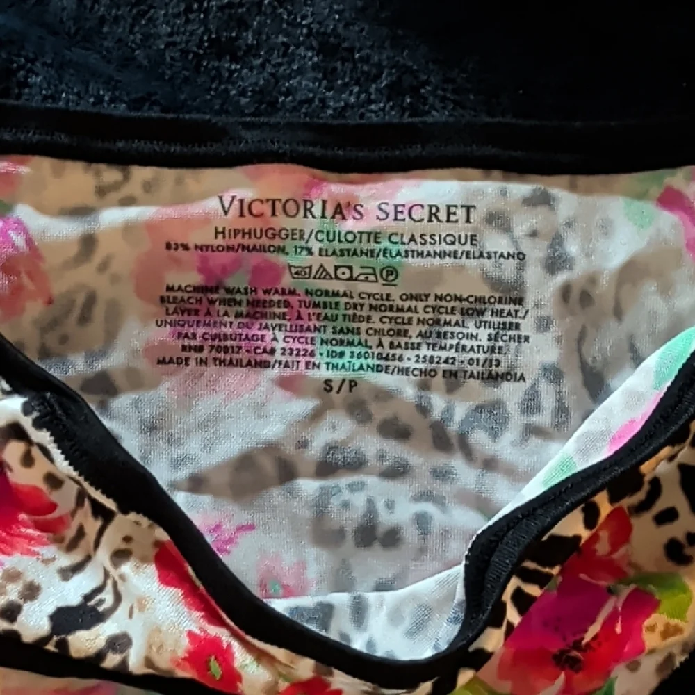 NWT Victoria's Secret Hip Huggers In Floral Leopard Print and Black Paisley - Picture 2 of 7